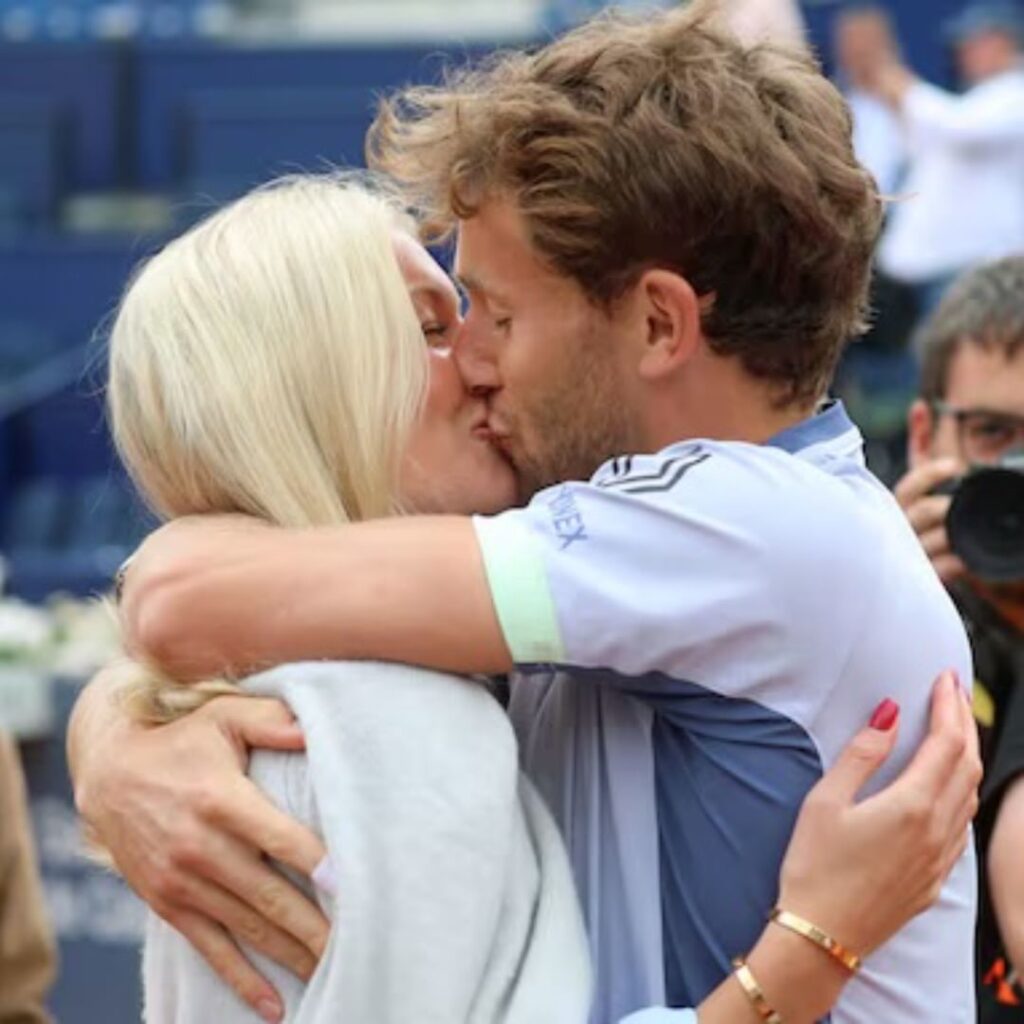 Casper Ruud & Girlfriend Maria Galligani Share a Kiss After The Norwegian Wins The 2024 Barcelona Open