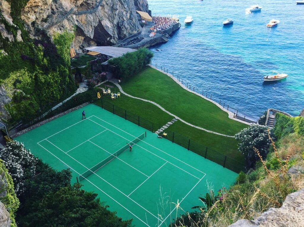 cliffside tennis court in Positano, Italy