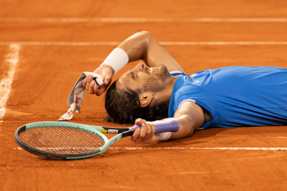 Lorenzo Musetti (Italy) celebrates after winning the bronze medal match against Felix Auger-Aliassime (Canada), at the 2024 Olympic Games in Paris – August 3, 2024